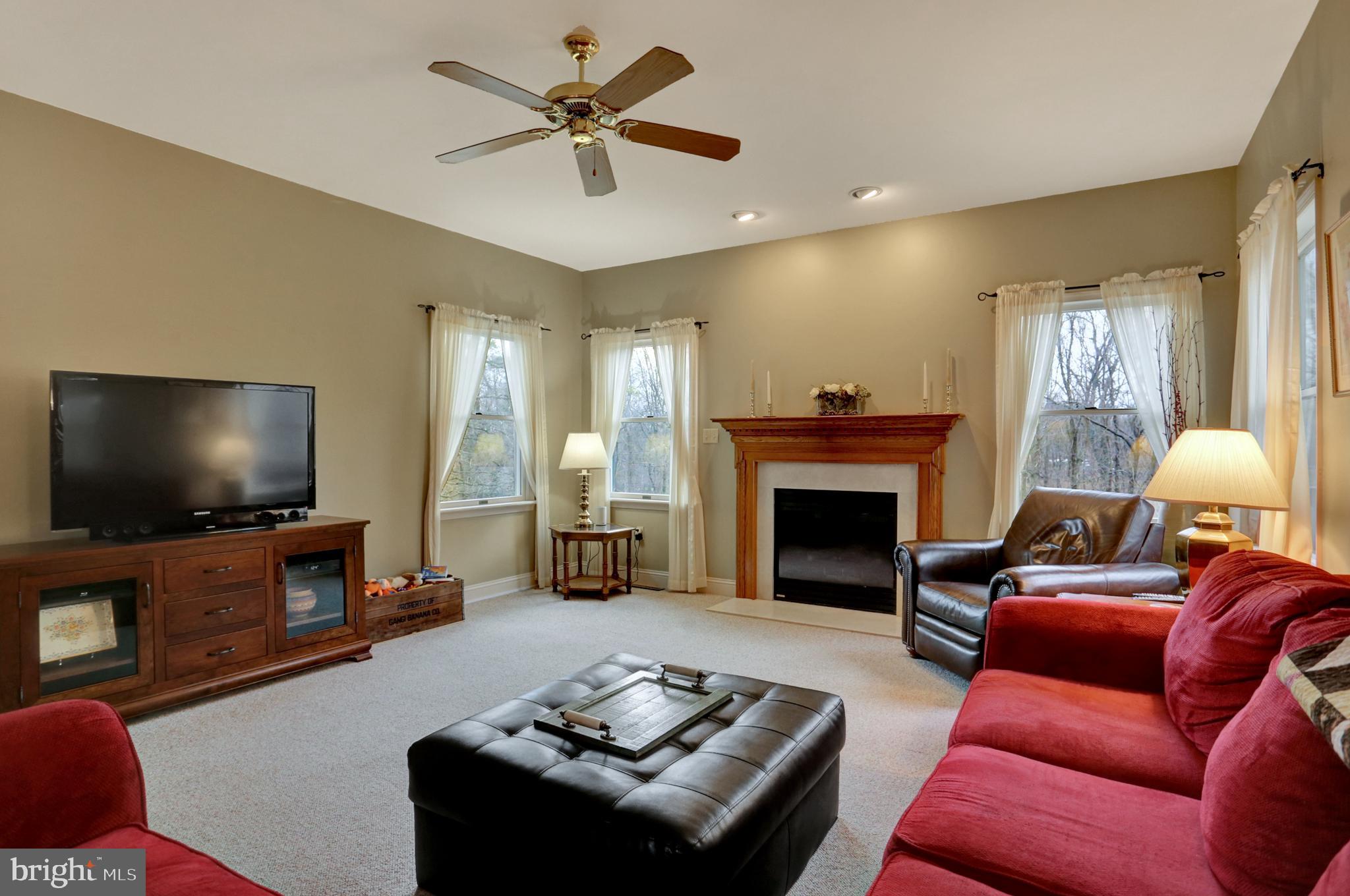 SIGNAL HILL - Residential
