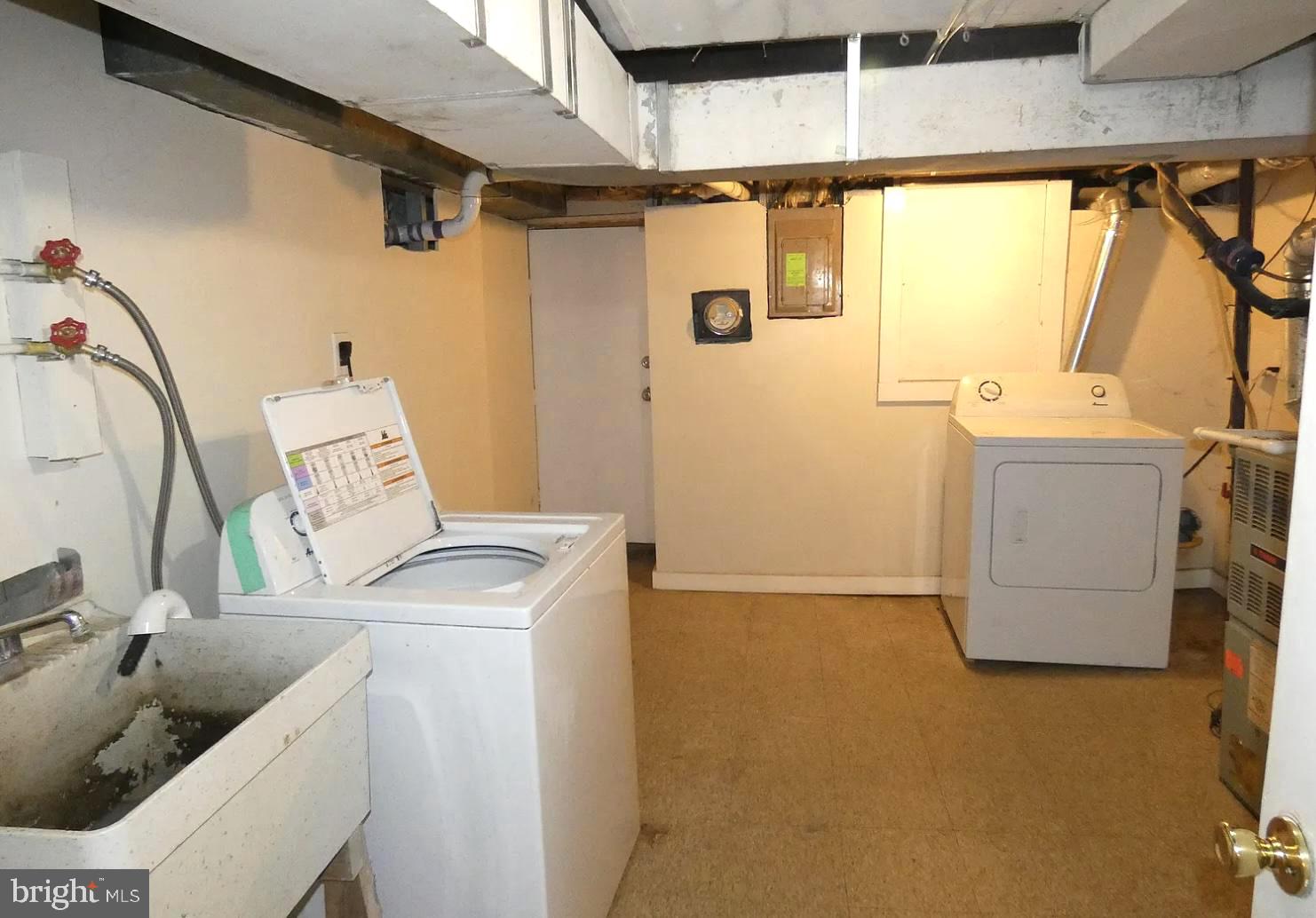 MILL HILL - Residential Lease