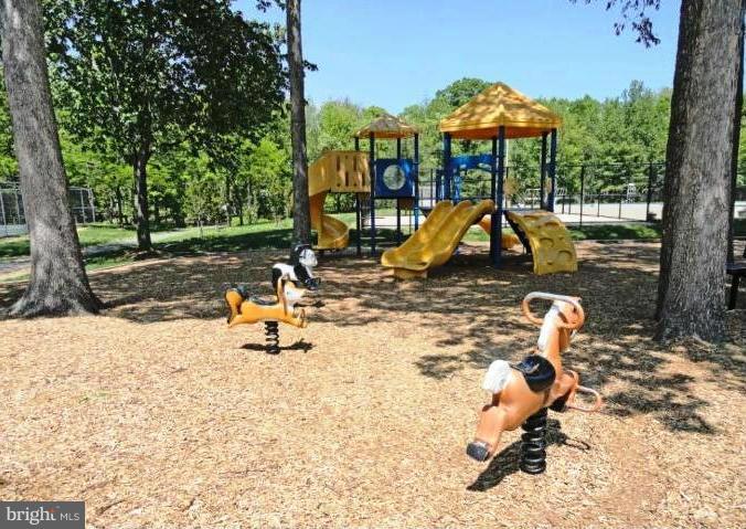 ST CHARLES SUB - HAMPSHIRE - Residential Lease