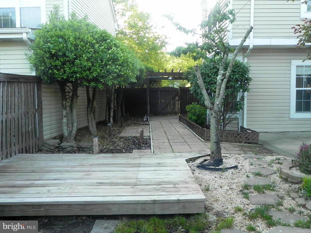 ST CHARLES SUB - HAMPSHIRE - Residential Lease