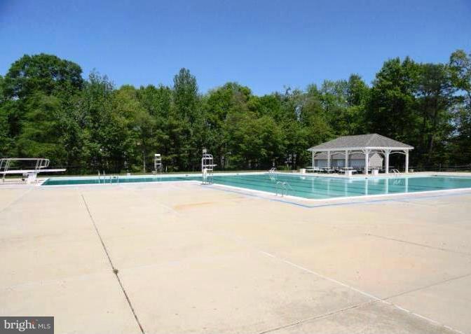 ST CHARLES SUB - HAMPSHIRE - Residential Lease