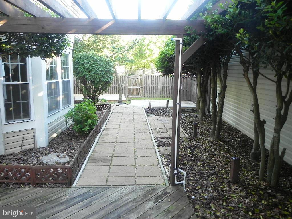 ST CHARLES SUB - HAMPSHIRE - Residential Lease