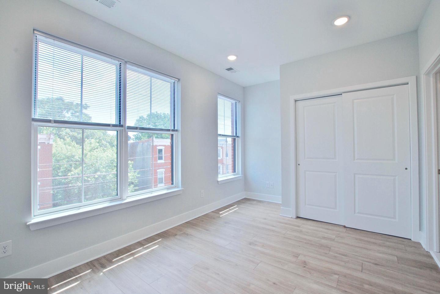 OLDE KENSINGTON - Residential Lease