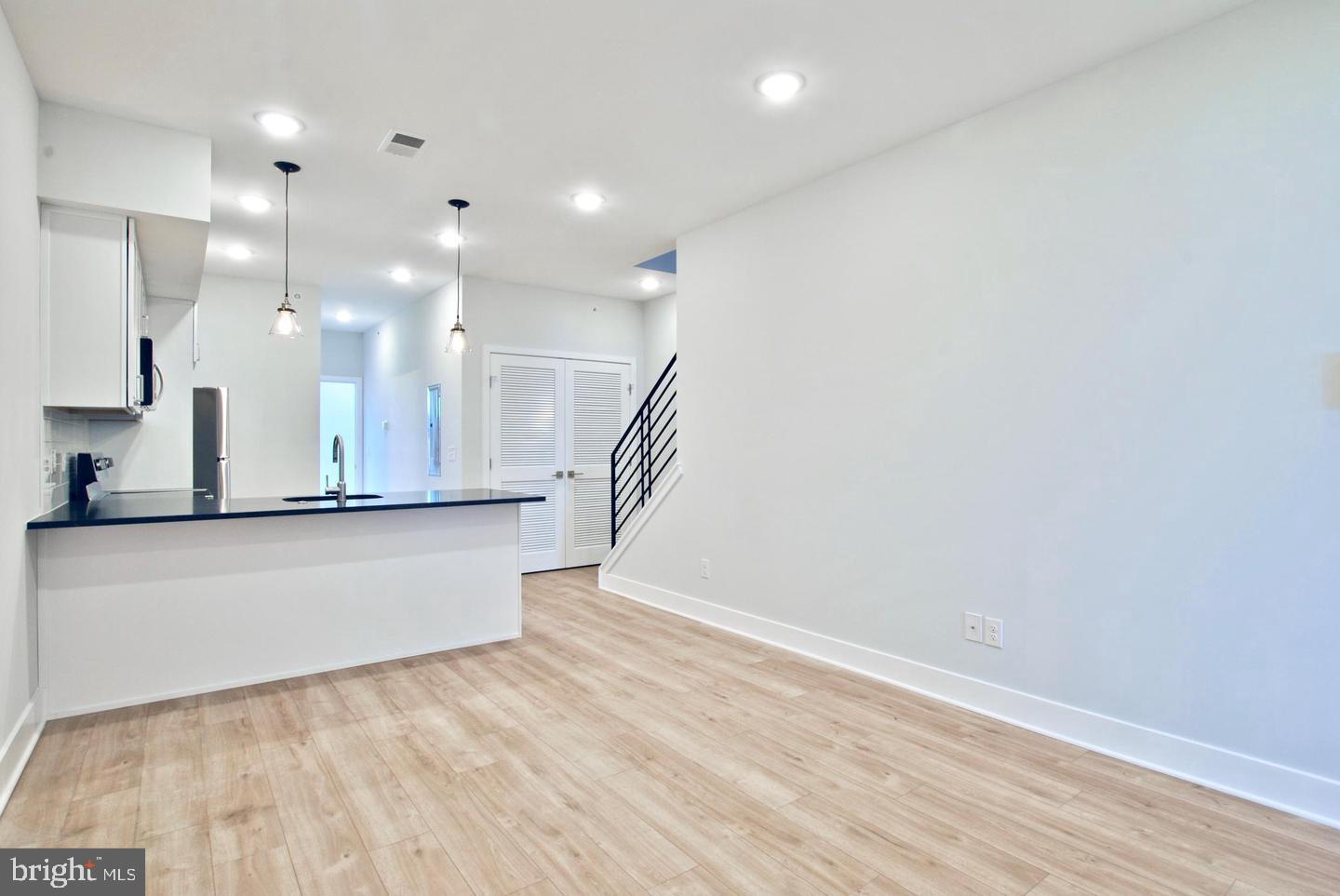 OLDE KENSINGTON - Residential Lease