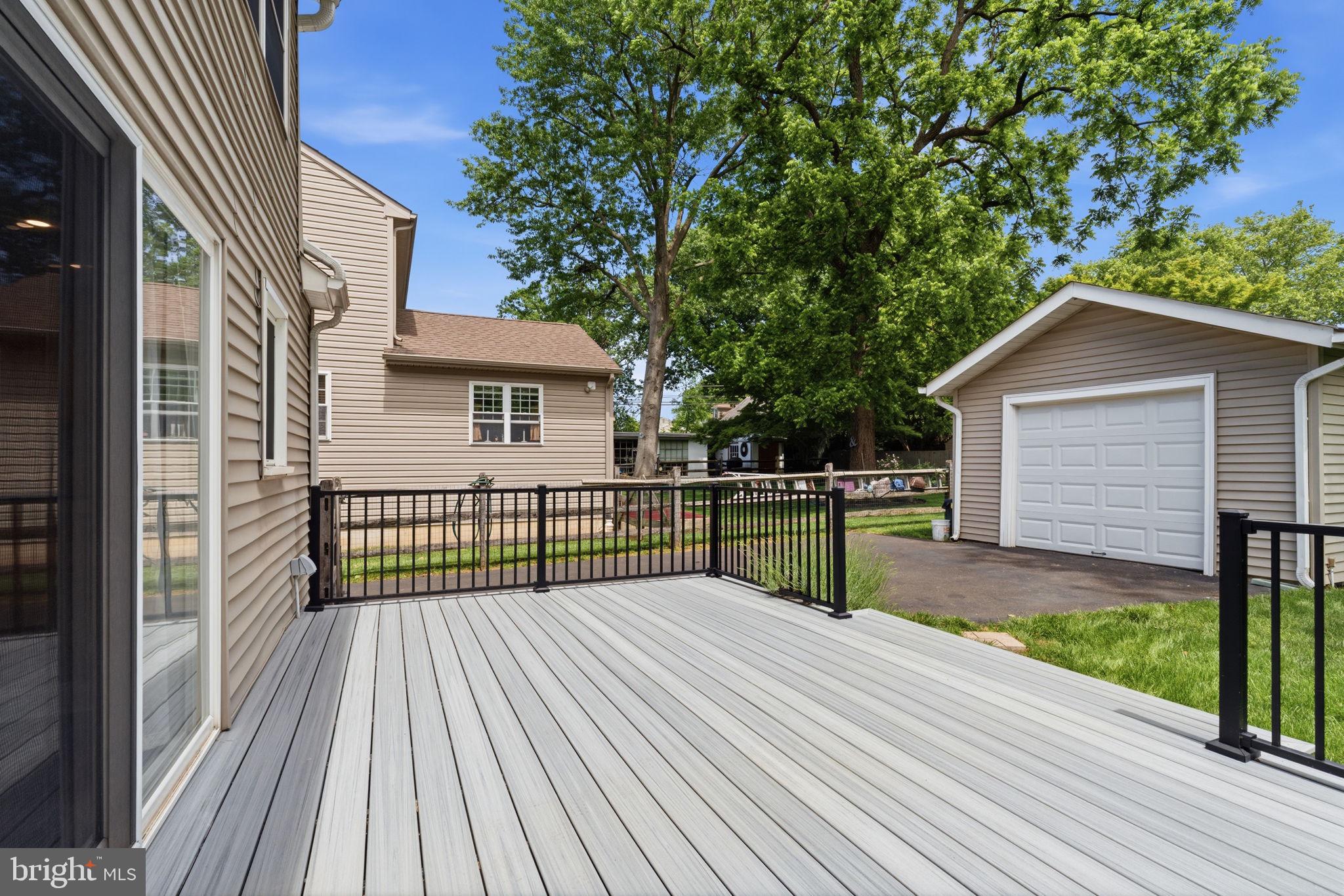 WILLOW GROVE - Residential