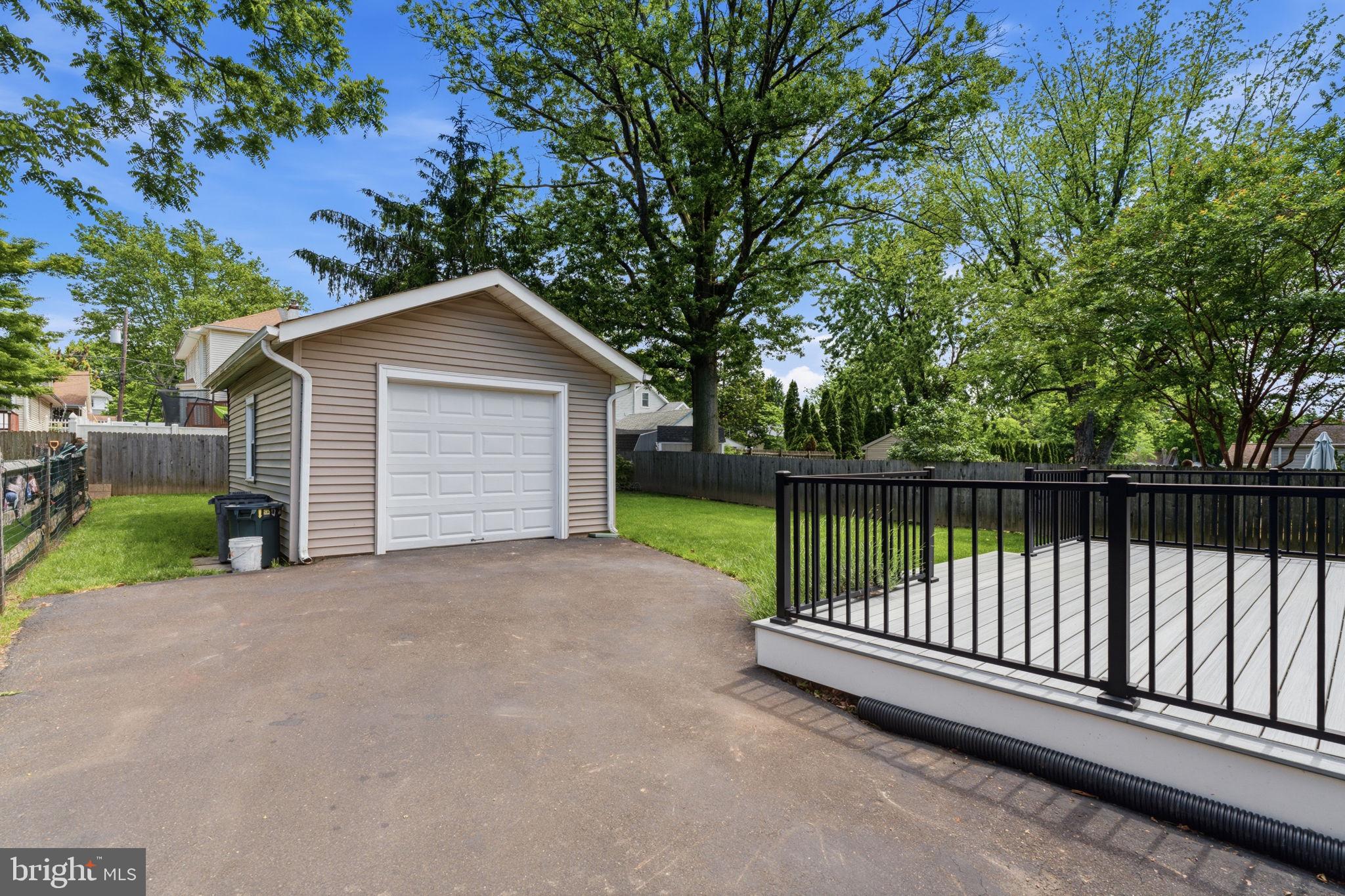 WILLOW GROVE - Residential