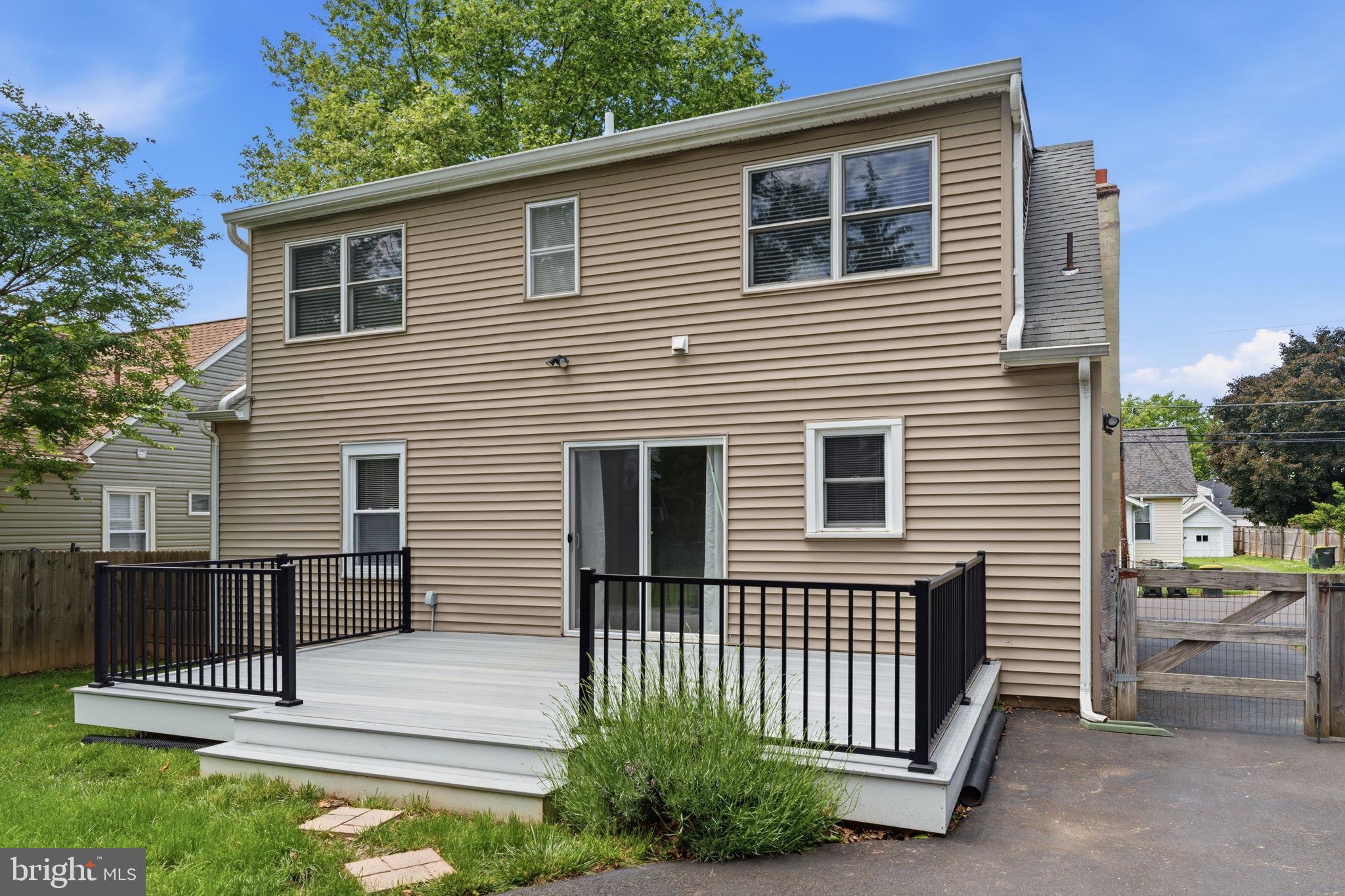WILLOW GROVE - Residential