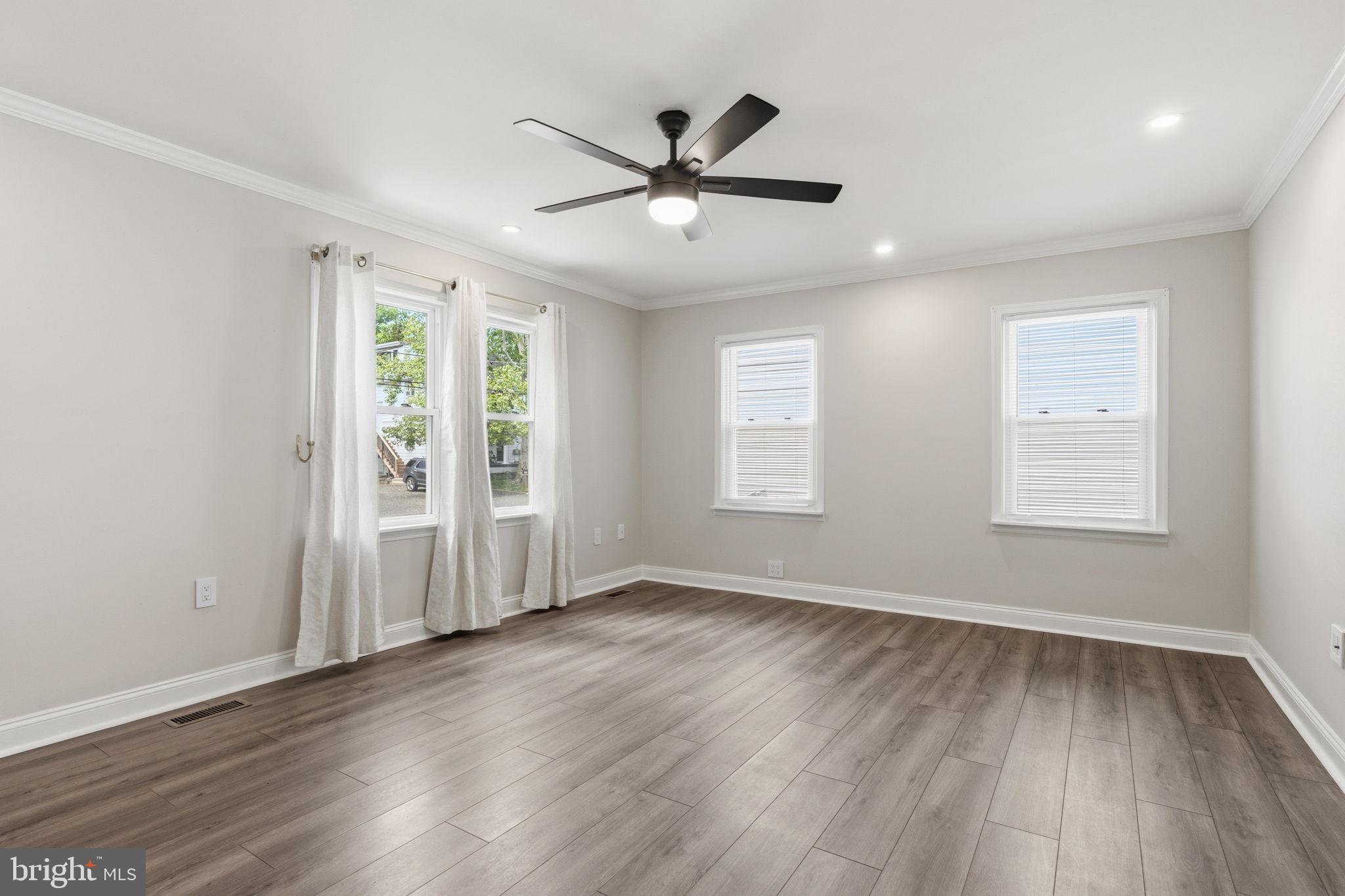 WILLOW GROVE - Residential