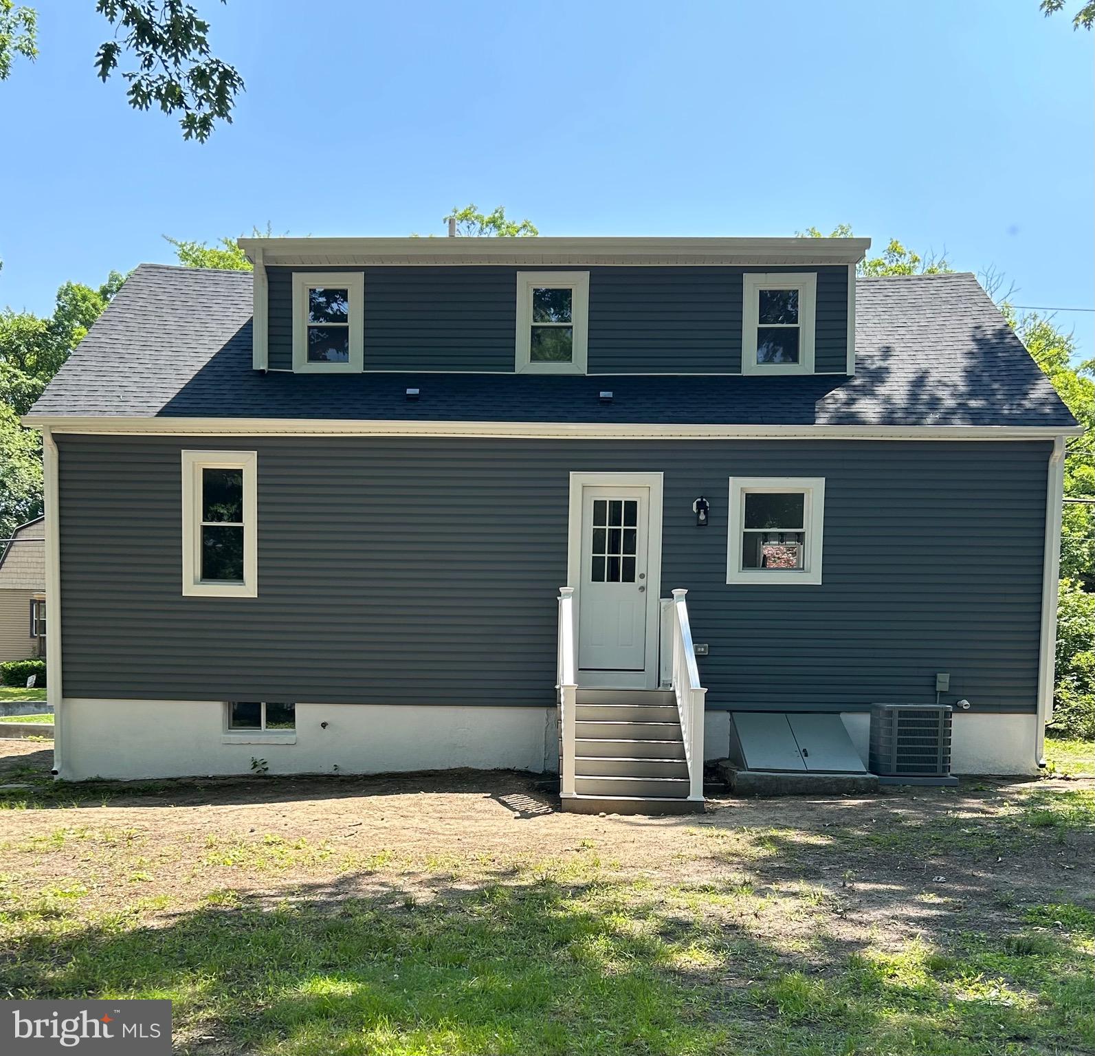 10 DELAWARE AVENUE