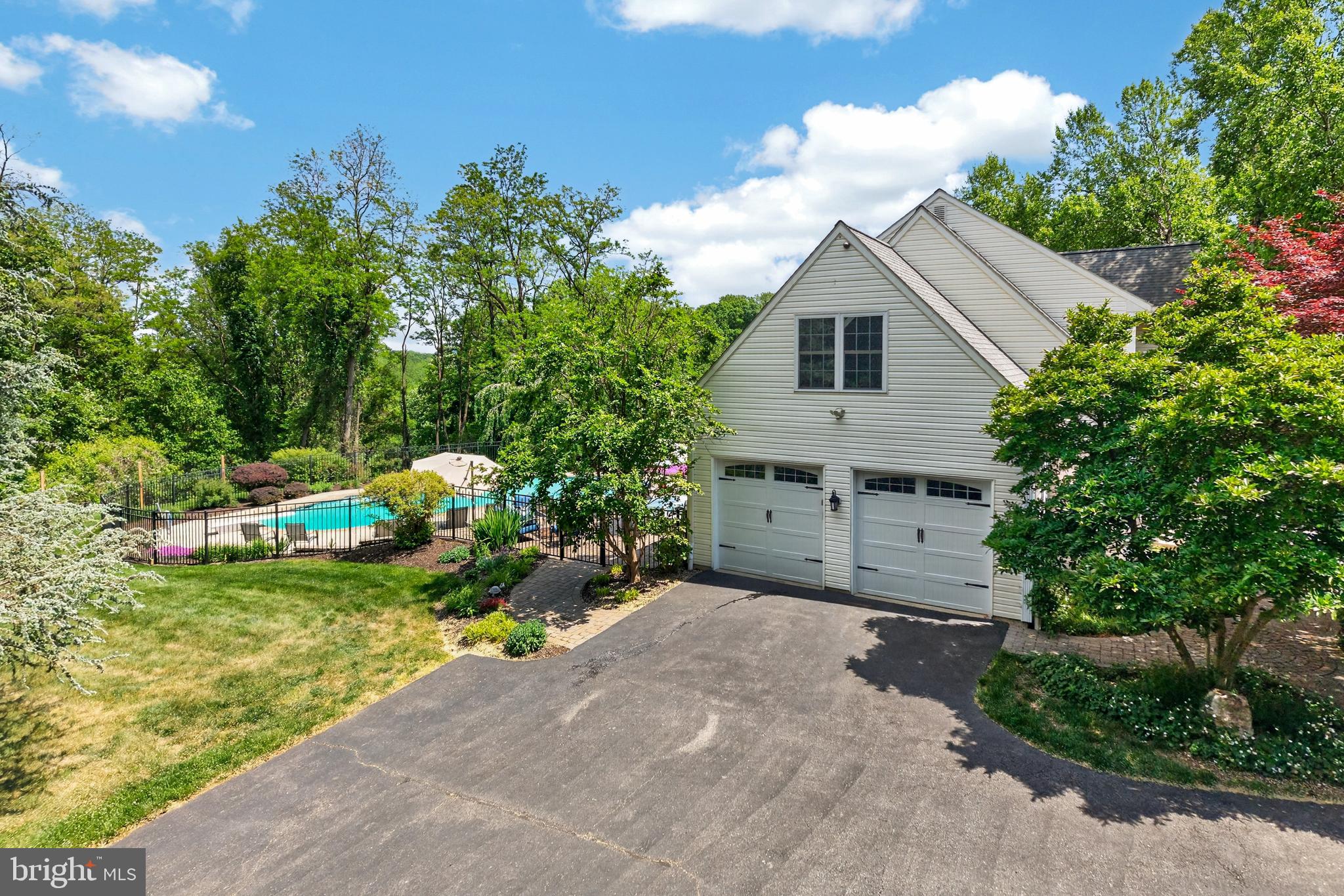 ASHLAND WOODS - Residential