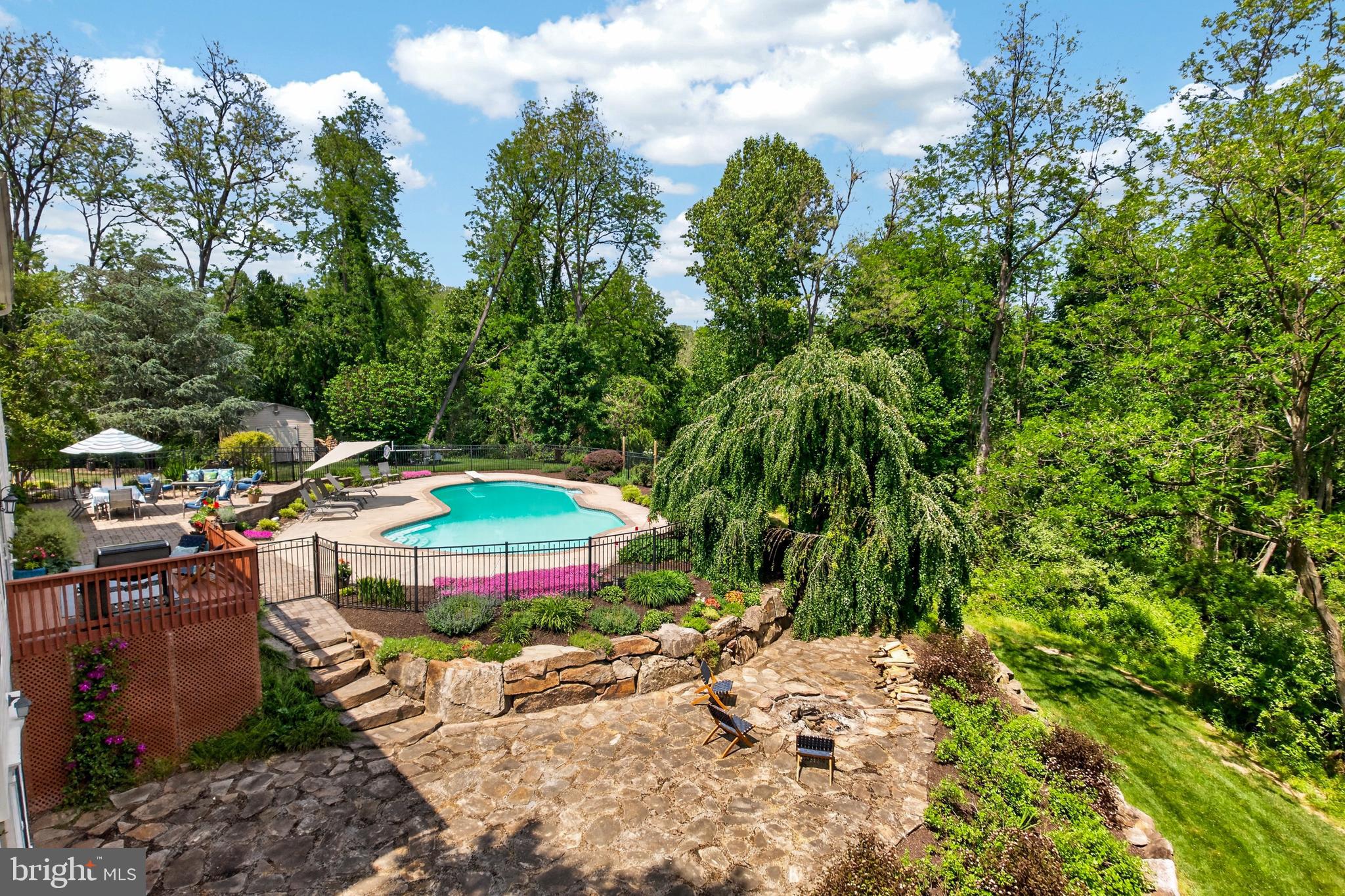 ASHLAND WOODS - Residential