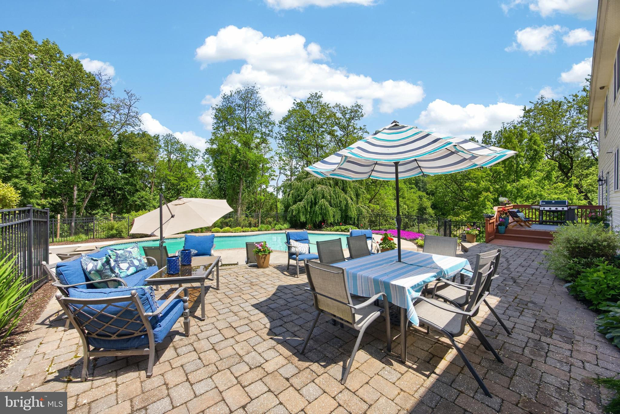ASHLAND WOODS - Residential
