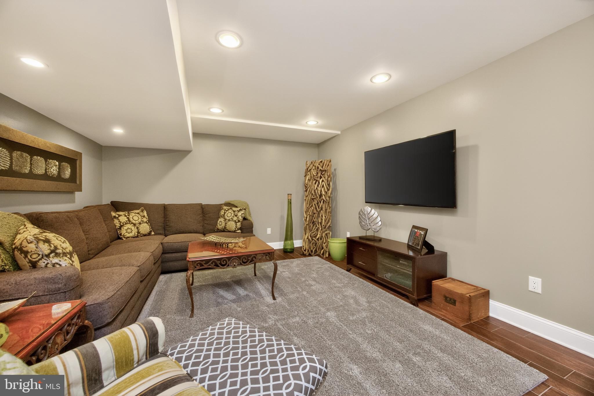 ASHLAND WOODS - Residential