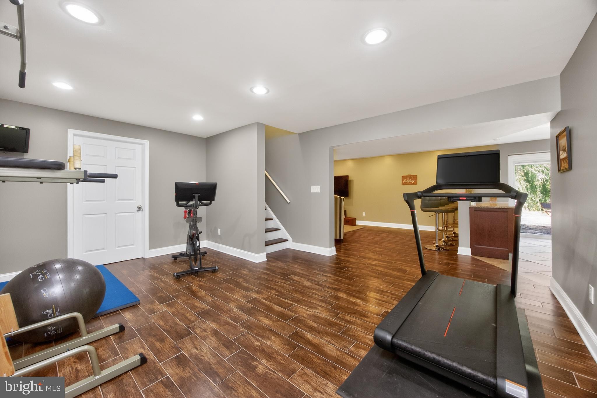 ASHLAND WOODS - Residential