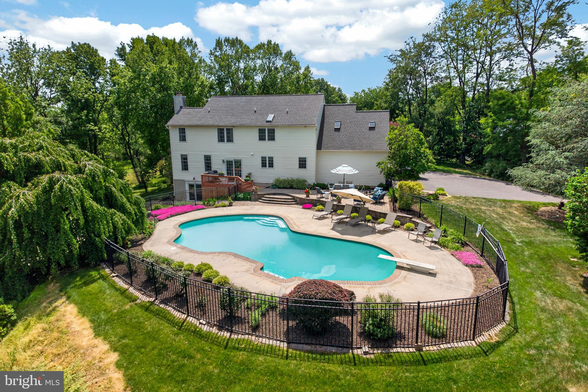 ASHLAND WOODS - Residential