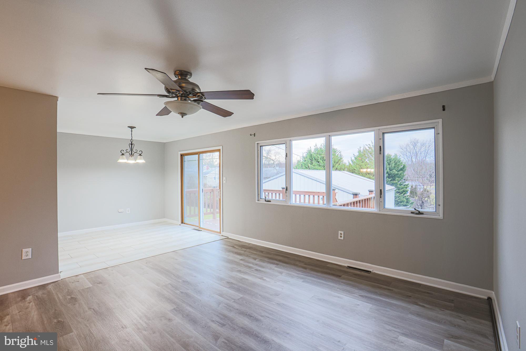 SUBURBIA - Residential