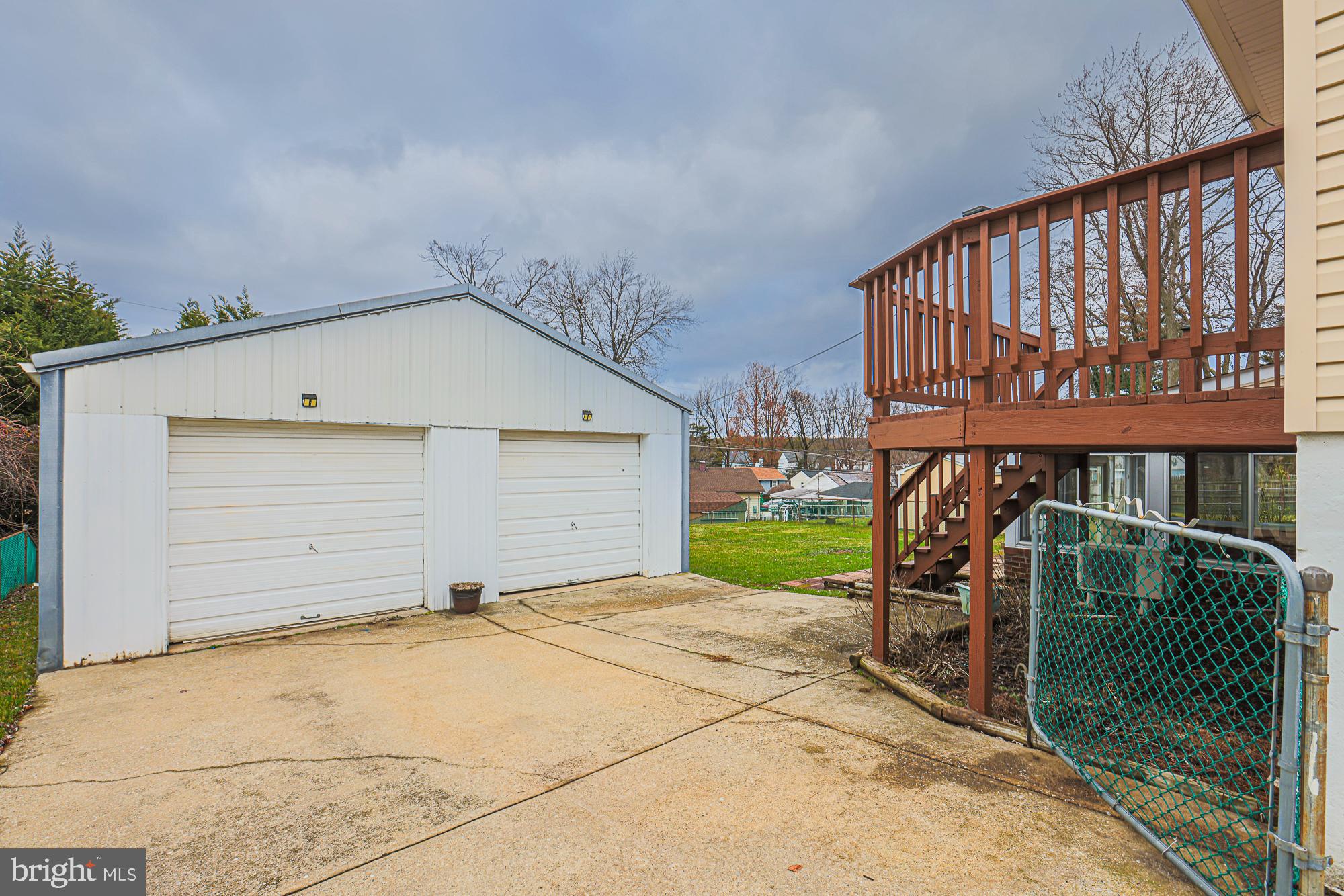 SUBURBIA - Residential