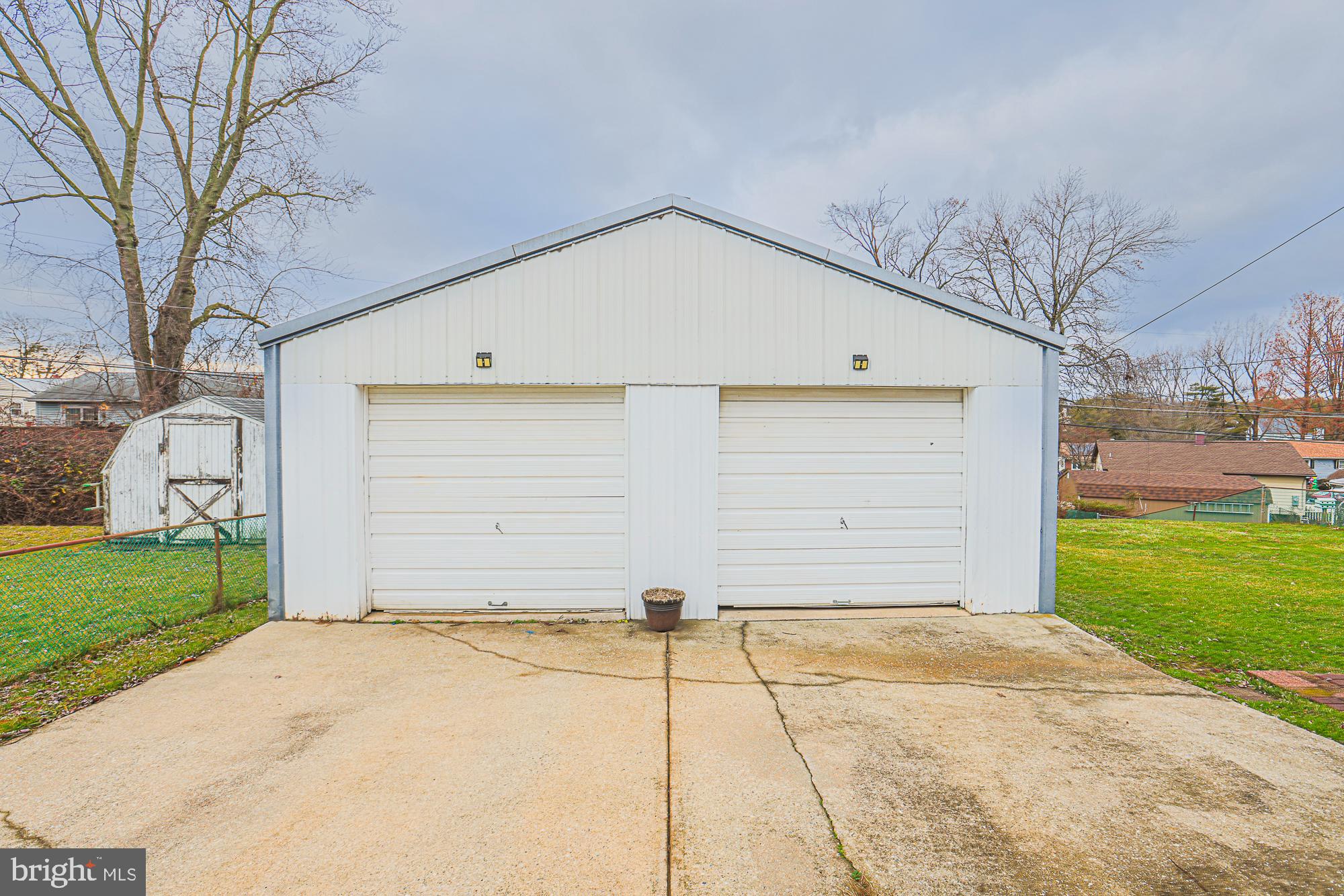 SUBURBIA - Residential