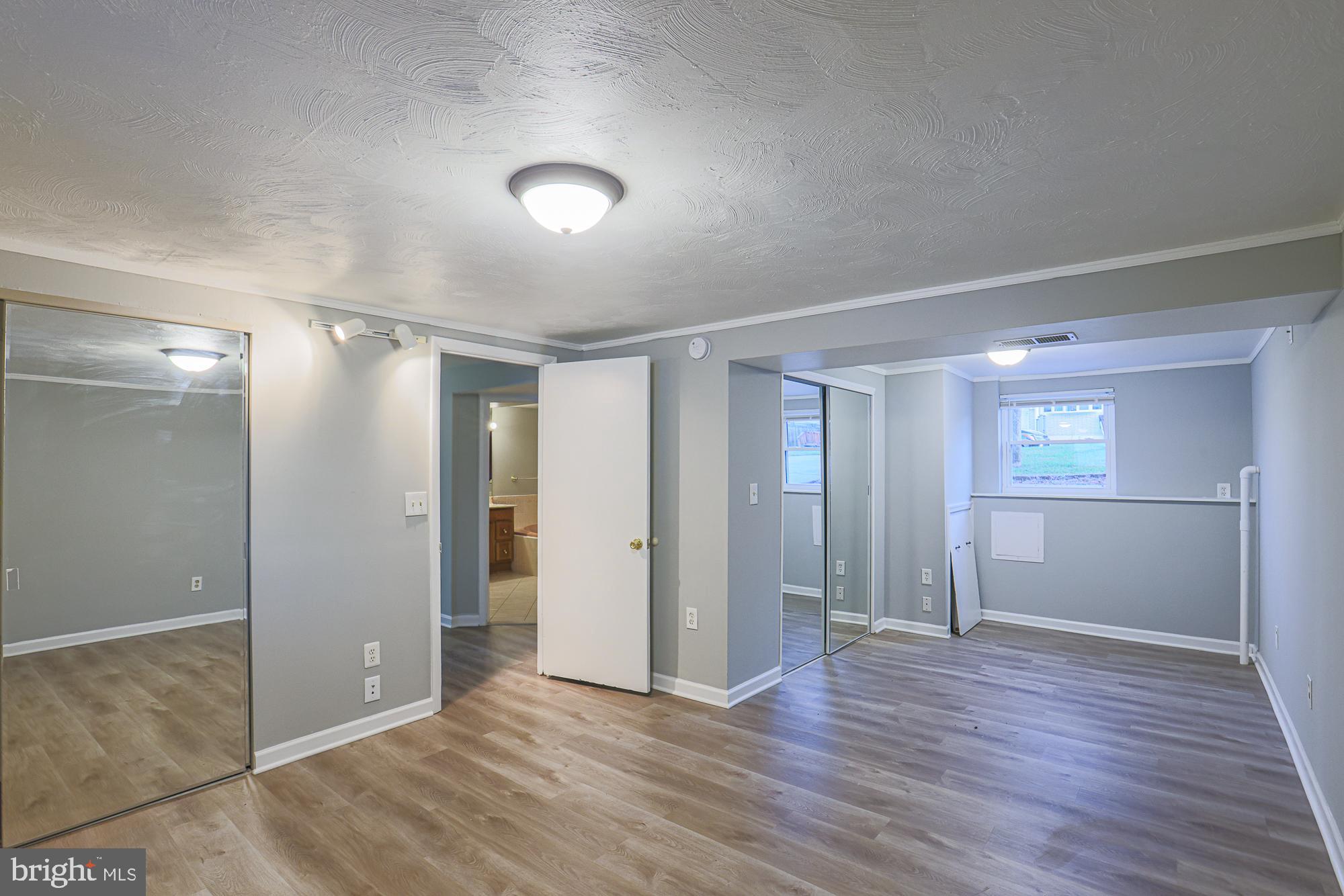 SUBURBIA - Residential