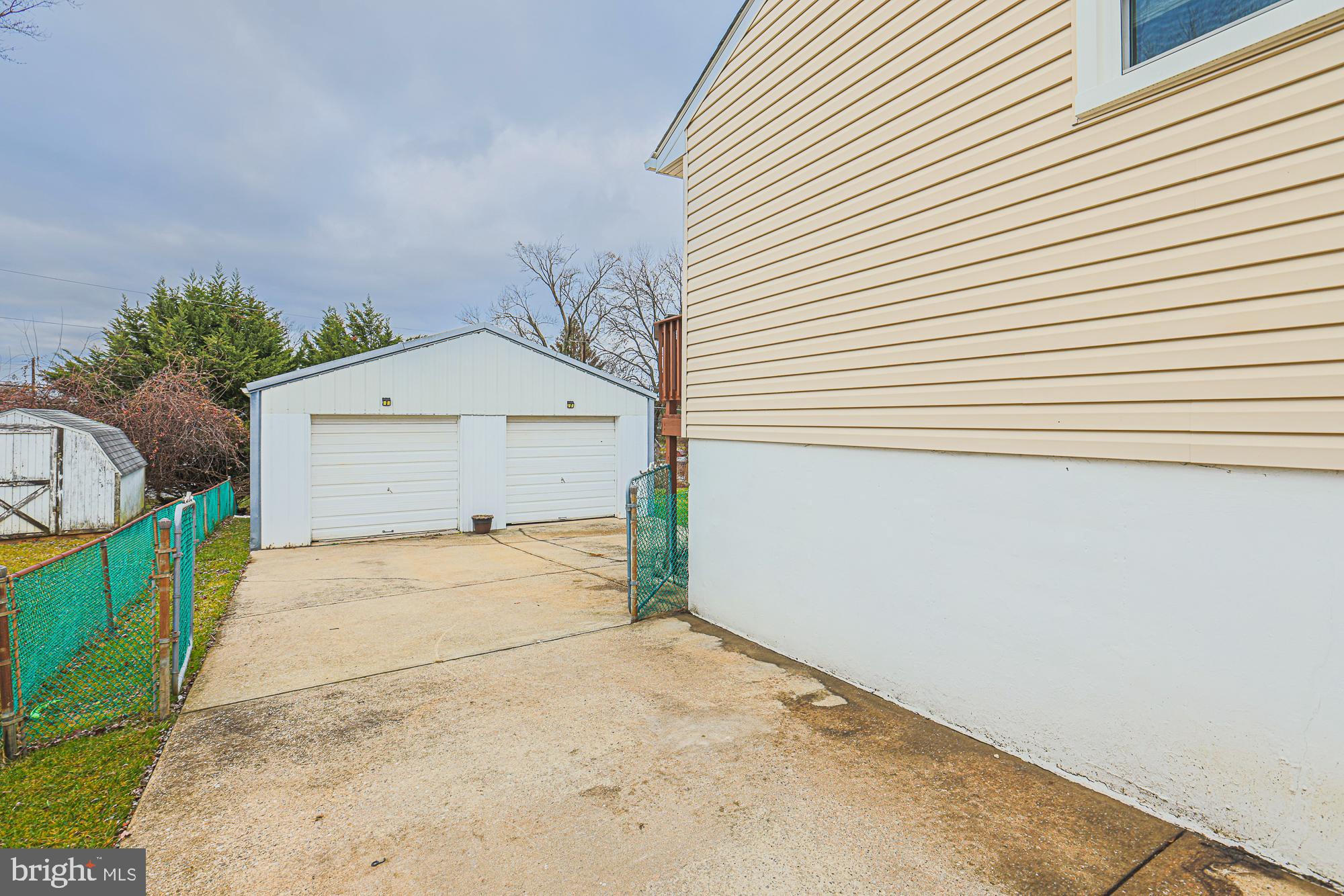 SUBURBIA - Residential