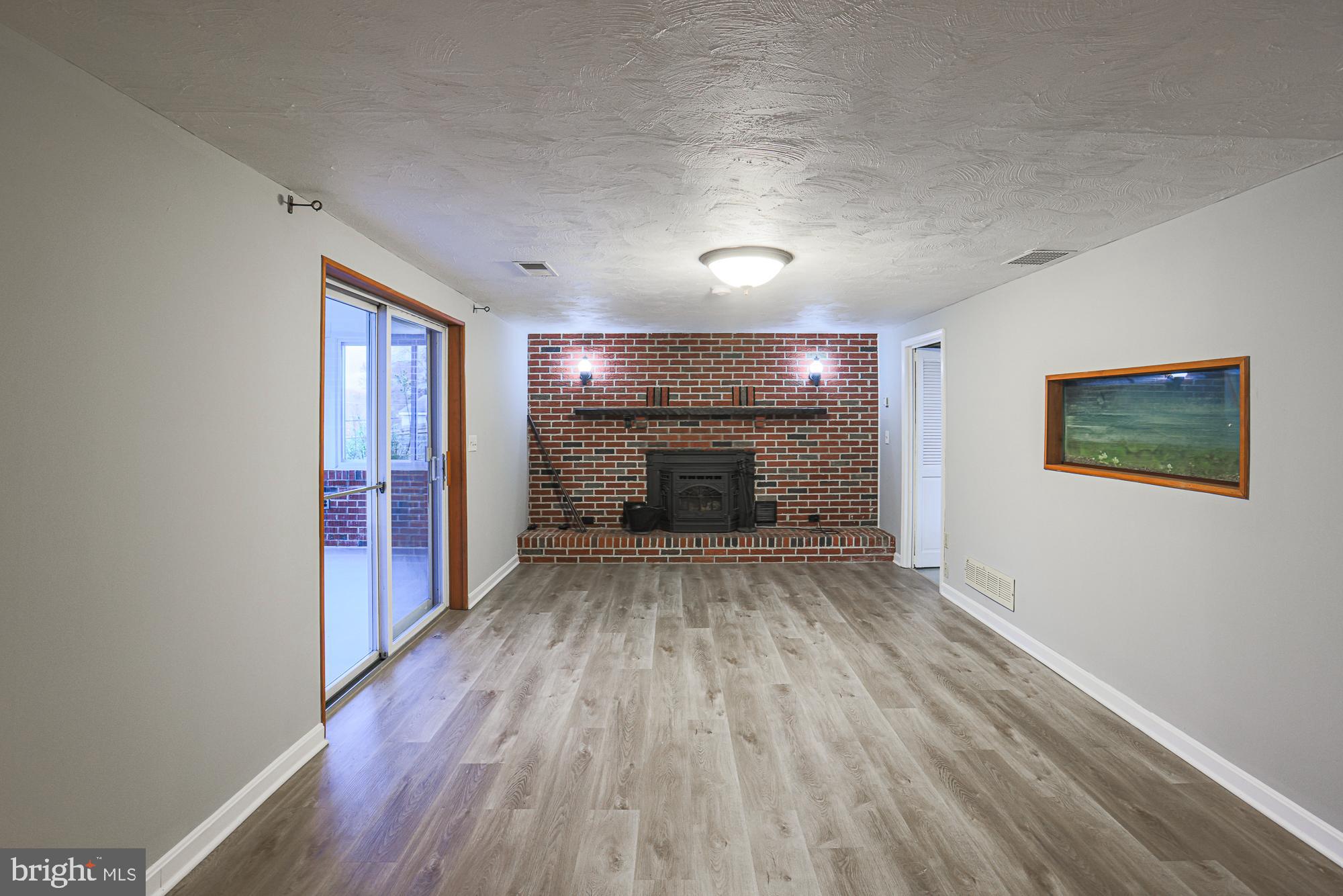 SUBURBIA - Residential