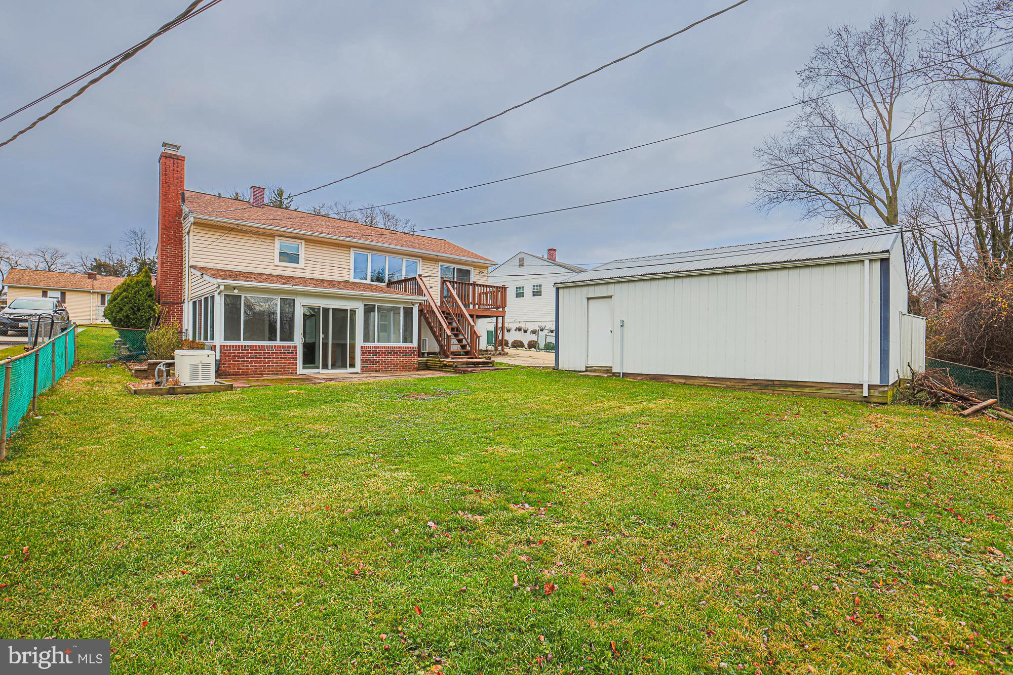 SUBURBIA - Residential