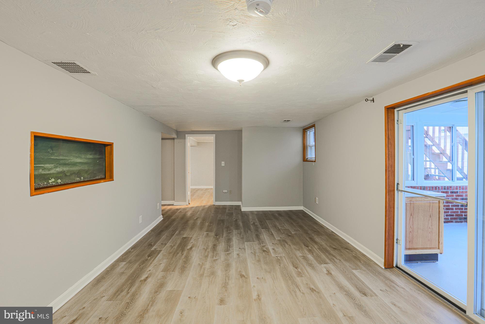 SUBURBIA - Residential