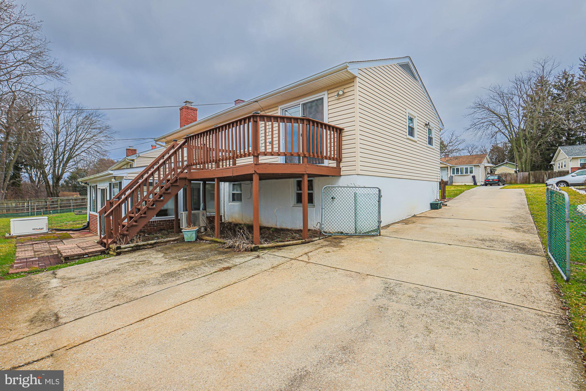 SUBURBIA - Residential