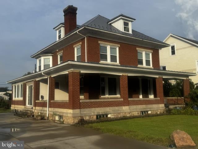 422 S MAIN