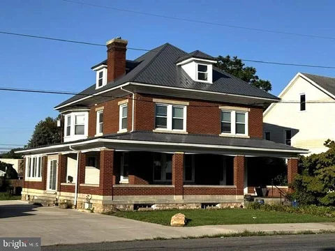 MLS: PAMF2053482