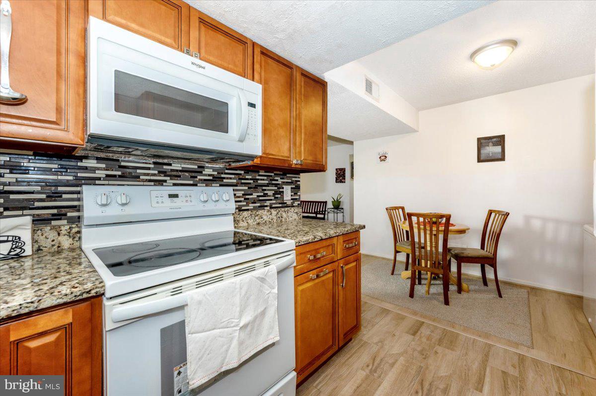 FOX CHAPEL AT TUDOR KNOLLS - Residential