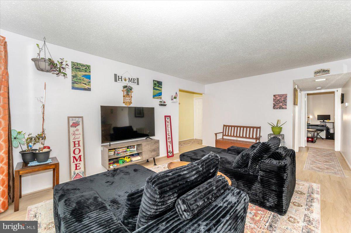 FOX CHAPEL AT TUDOR KNOLLS - Residential