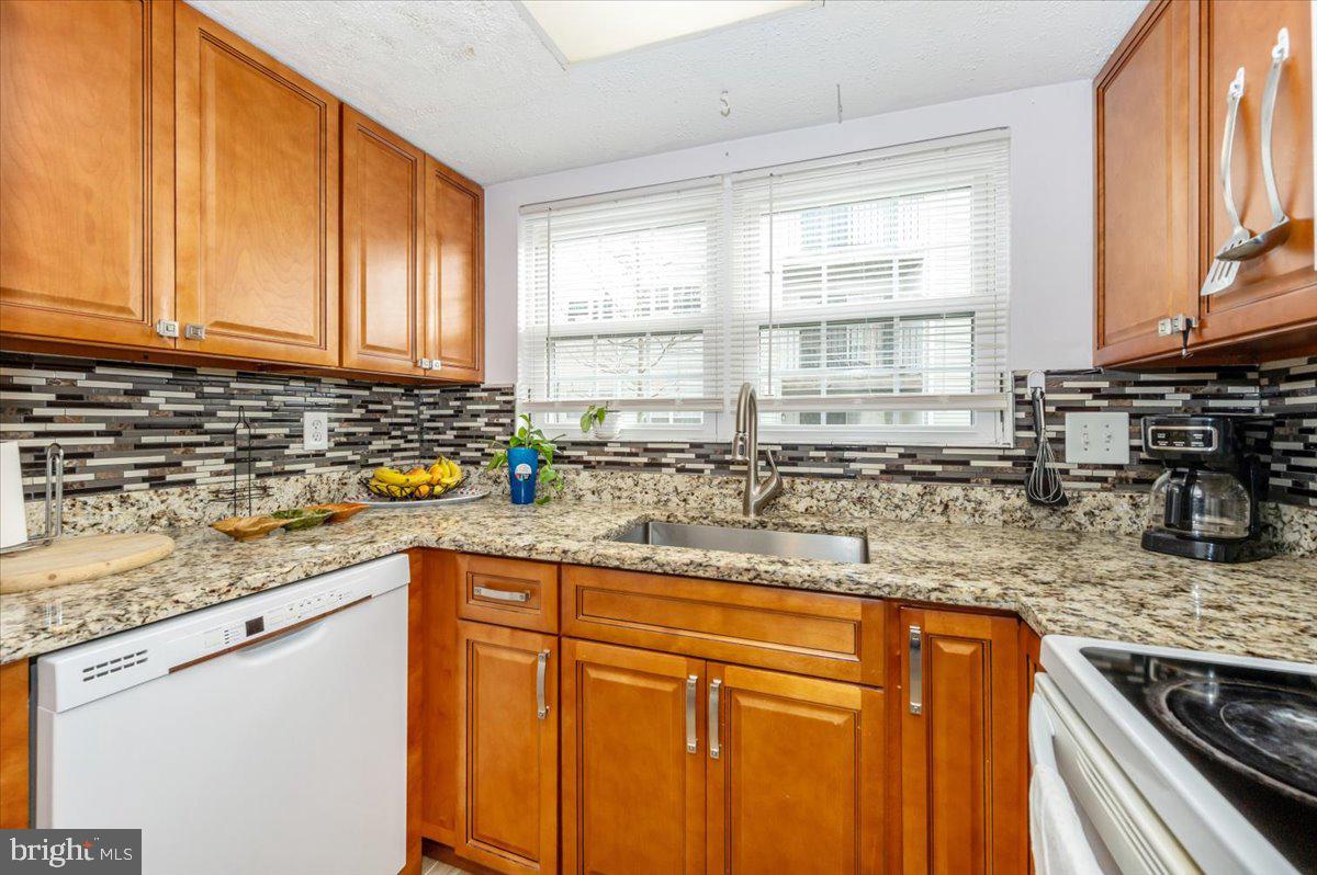 FOX CHAPEL AT TUDOR KNOLLS - Residential