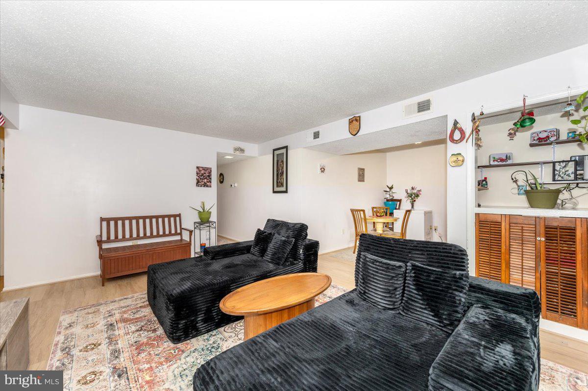 FOX CHAPEL AT TUDOR KNOLLS - Residential