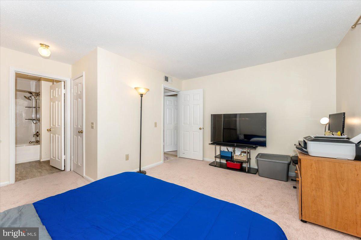 FOX CHAPEL AT TUDOR KNOLLS - Residential