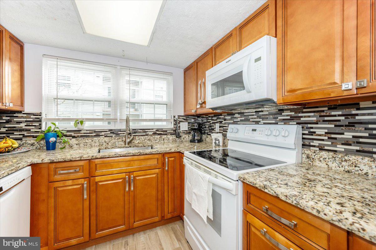 FOX CHAPEL AT TUDOR KNOLLS - Residential