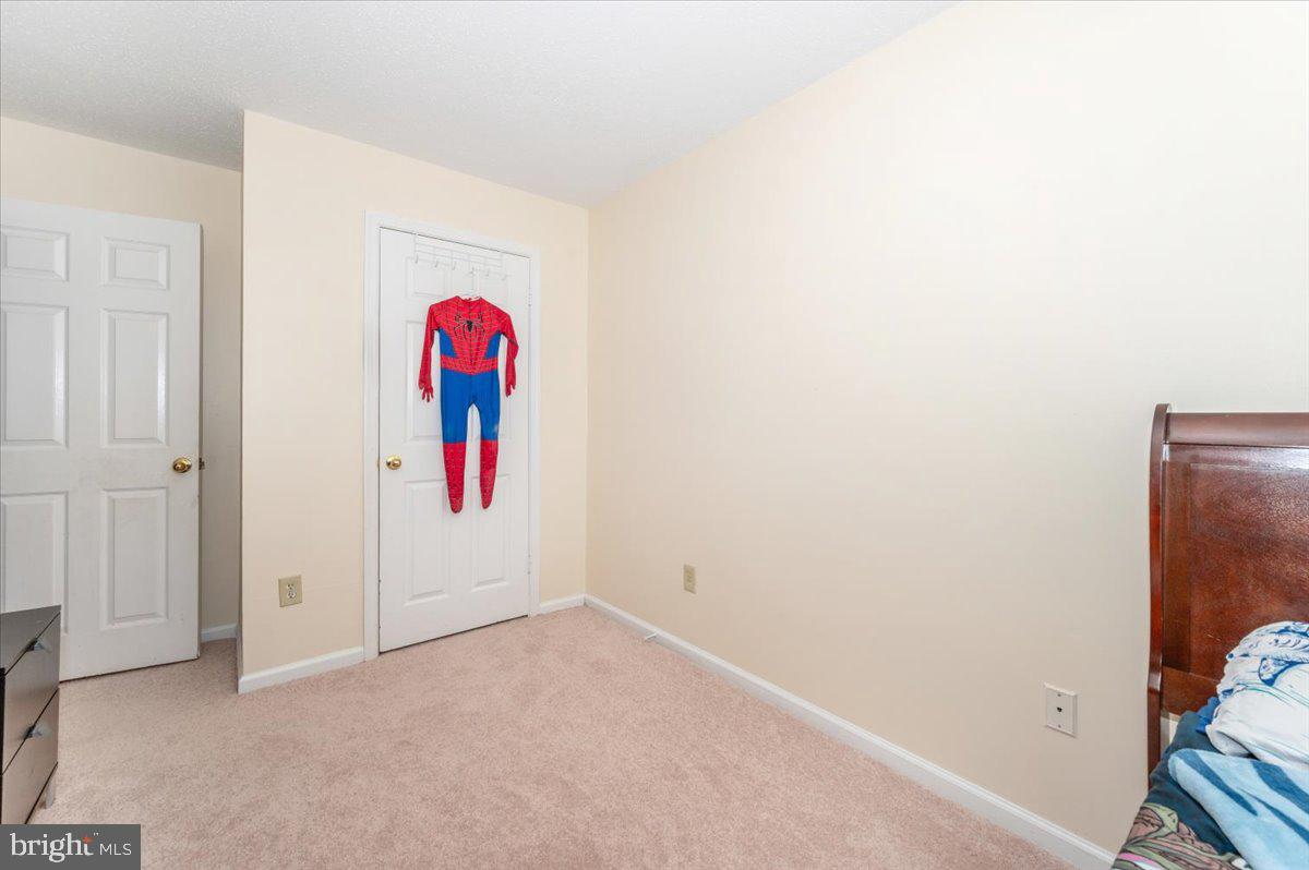 FOX CHAPEL AT TUDOR KNOLLS - Residential