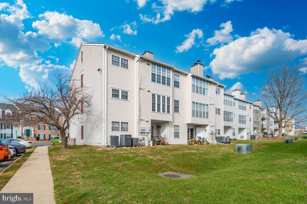 FOX CHAPEL AT TUDOR KNOLLS - Residential