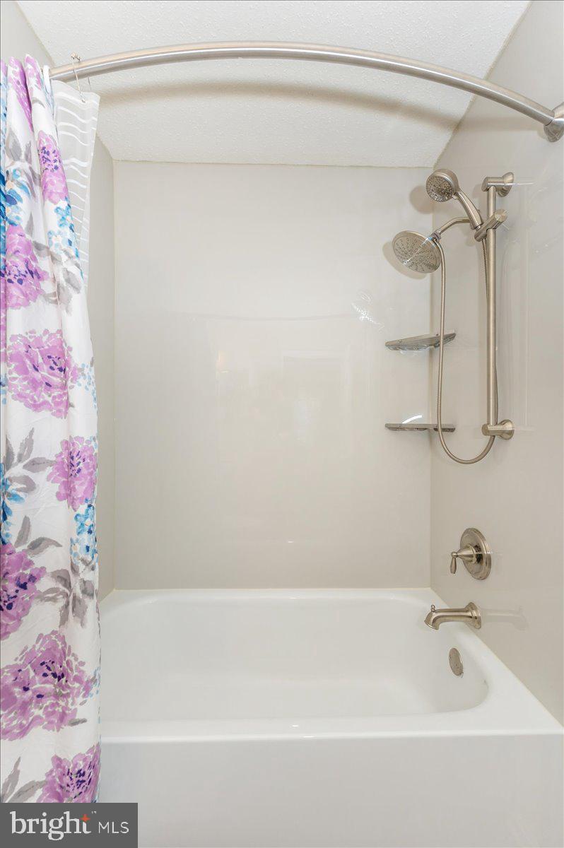 FOX CHAPEL AT TUDOR KNOLLS - Residential