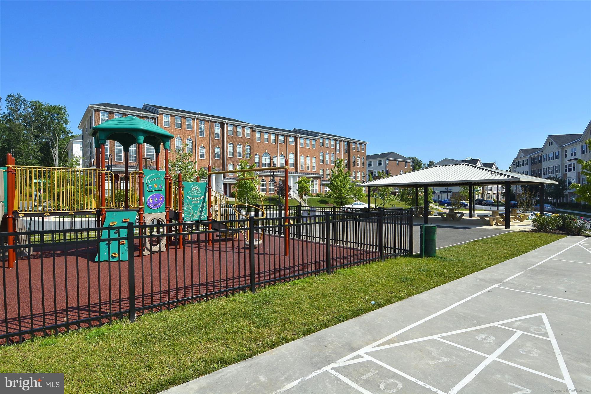 MARKET CENTER CONDOMINIUM - Residential