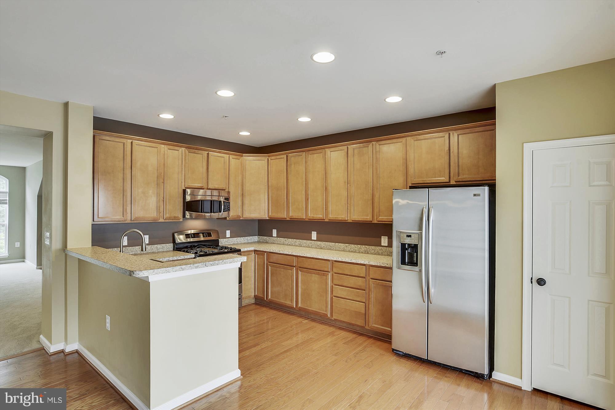 MARKET CENTER CONDOMINIUM - Residential