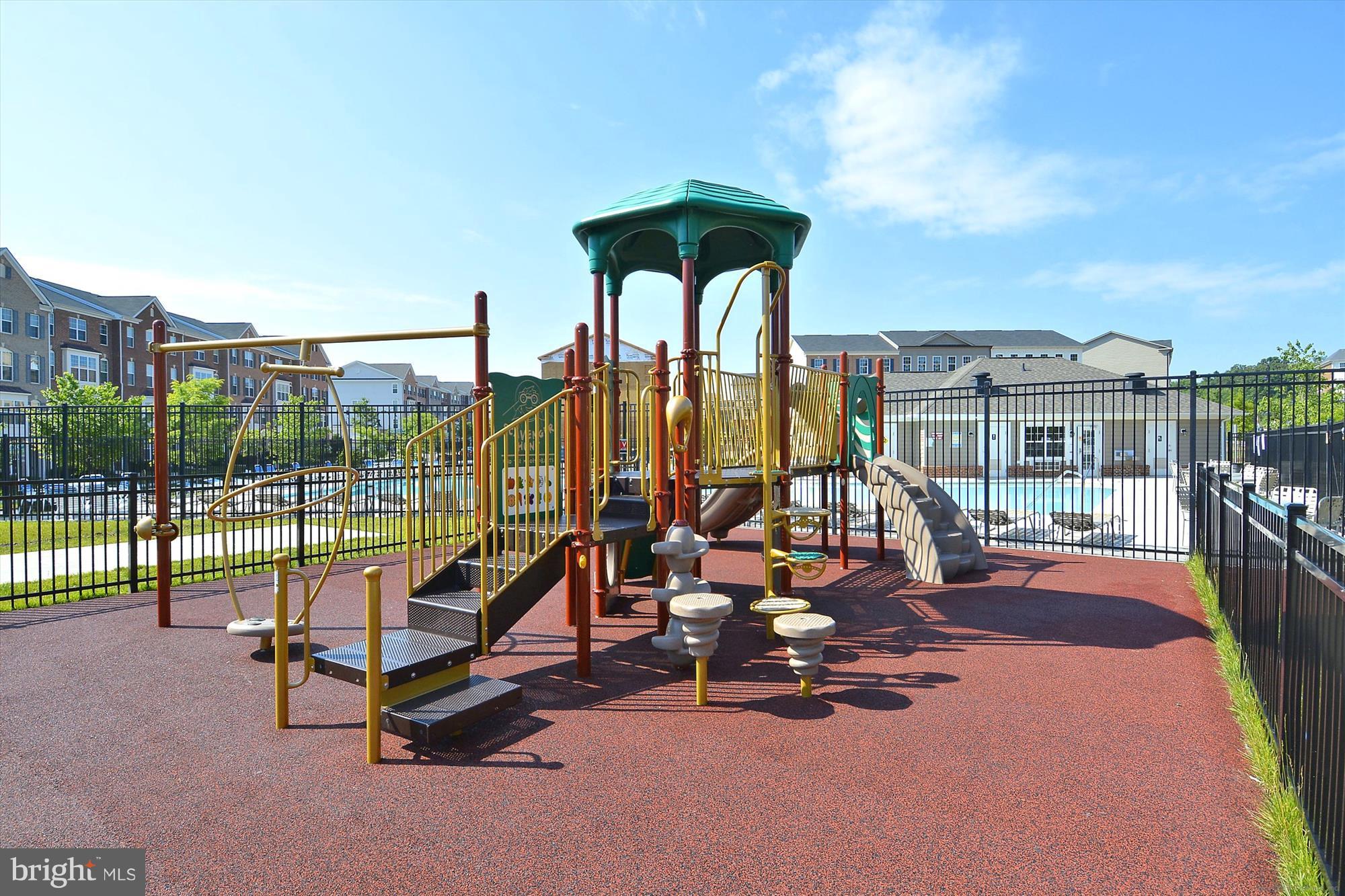 MARKET CENTER CONDOMINIUM - Residential