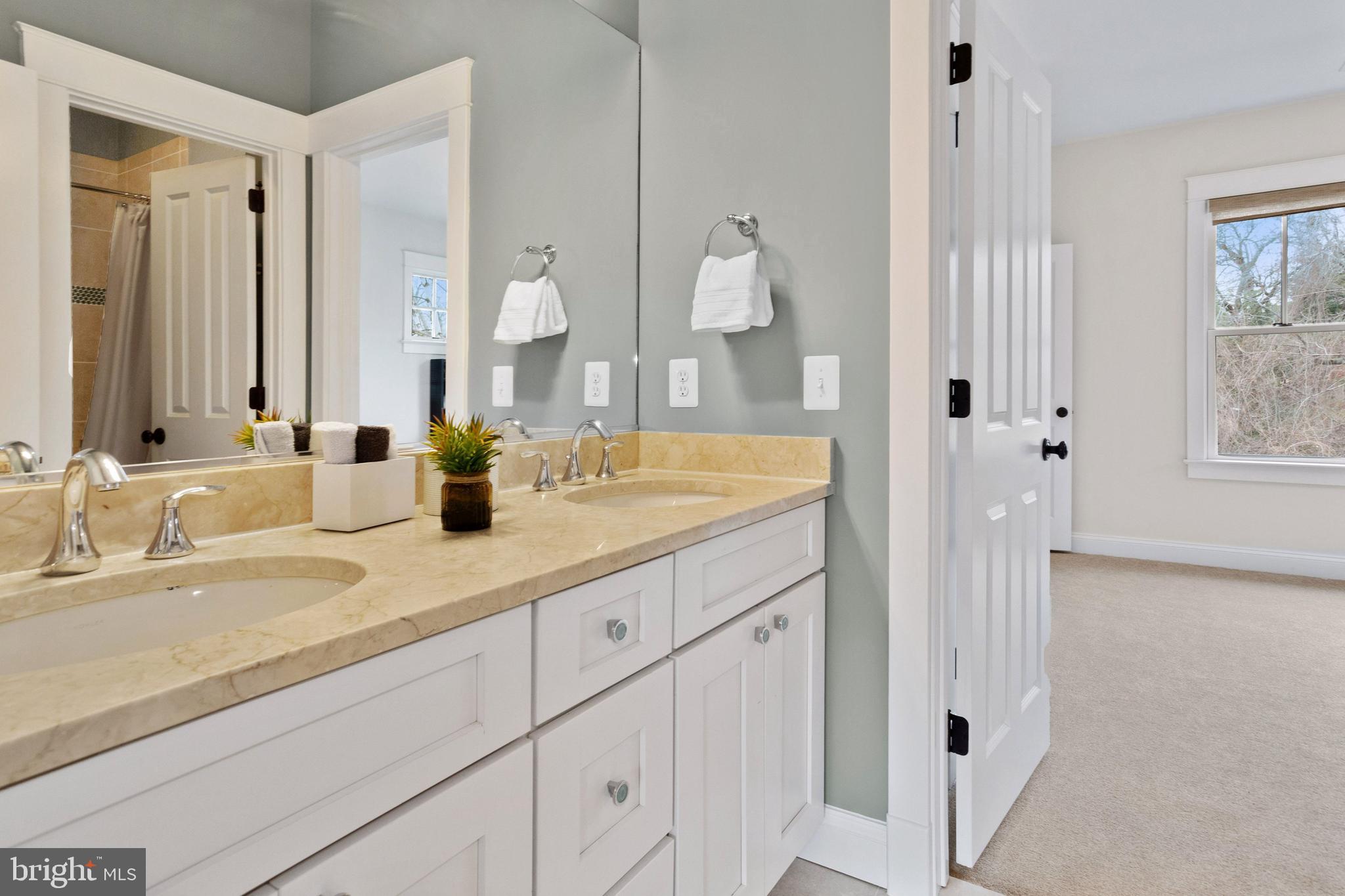 LEEWAY HEIGHTS - Residential