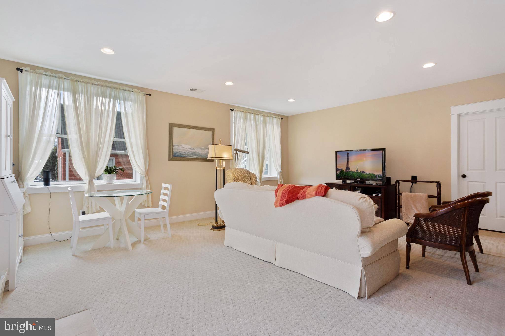 LEEWAY HEIGHTS - Residential