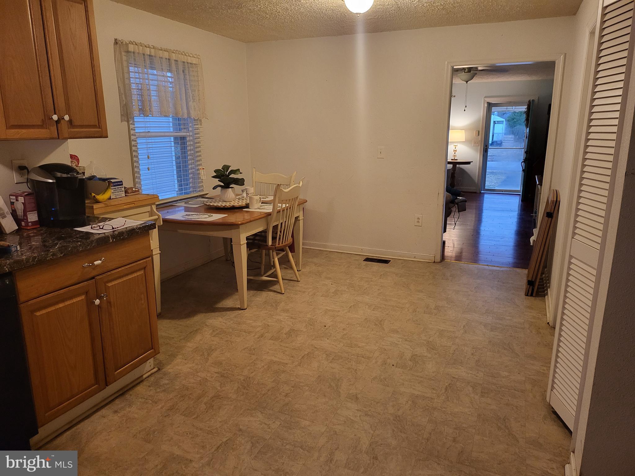 WALNUT HILL - Residential