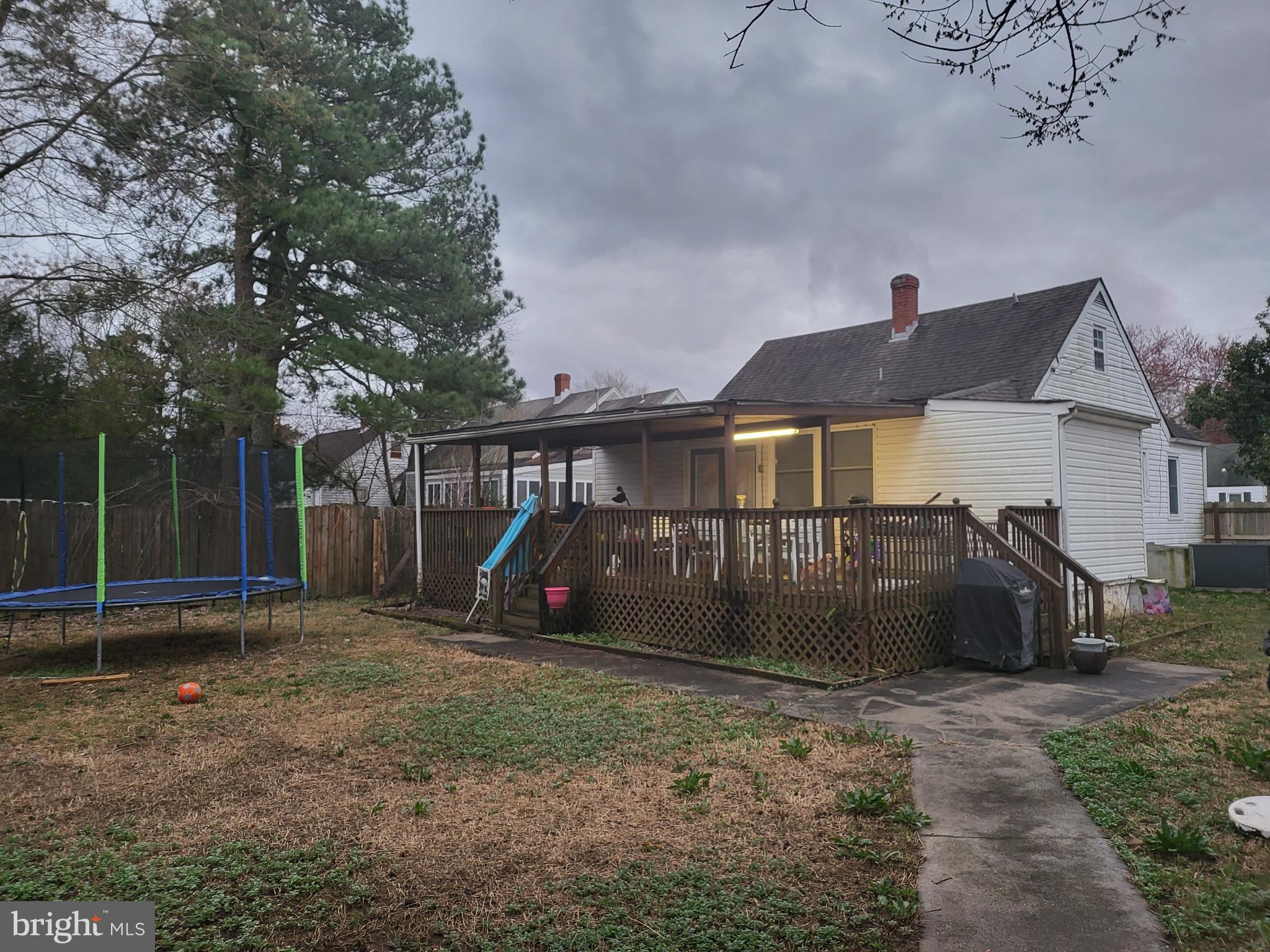 WALNUT HILL - Residential