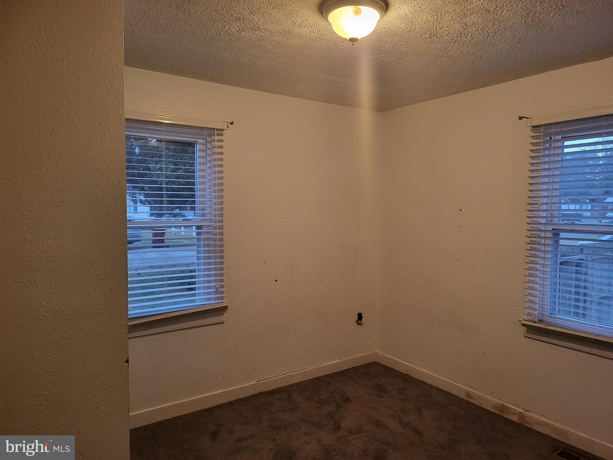 WALNUT HILL - Residential