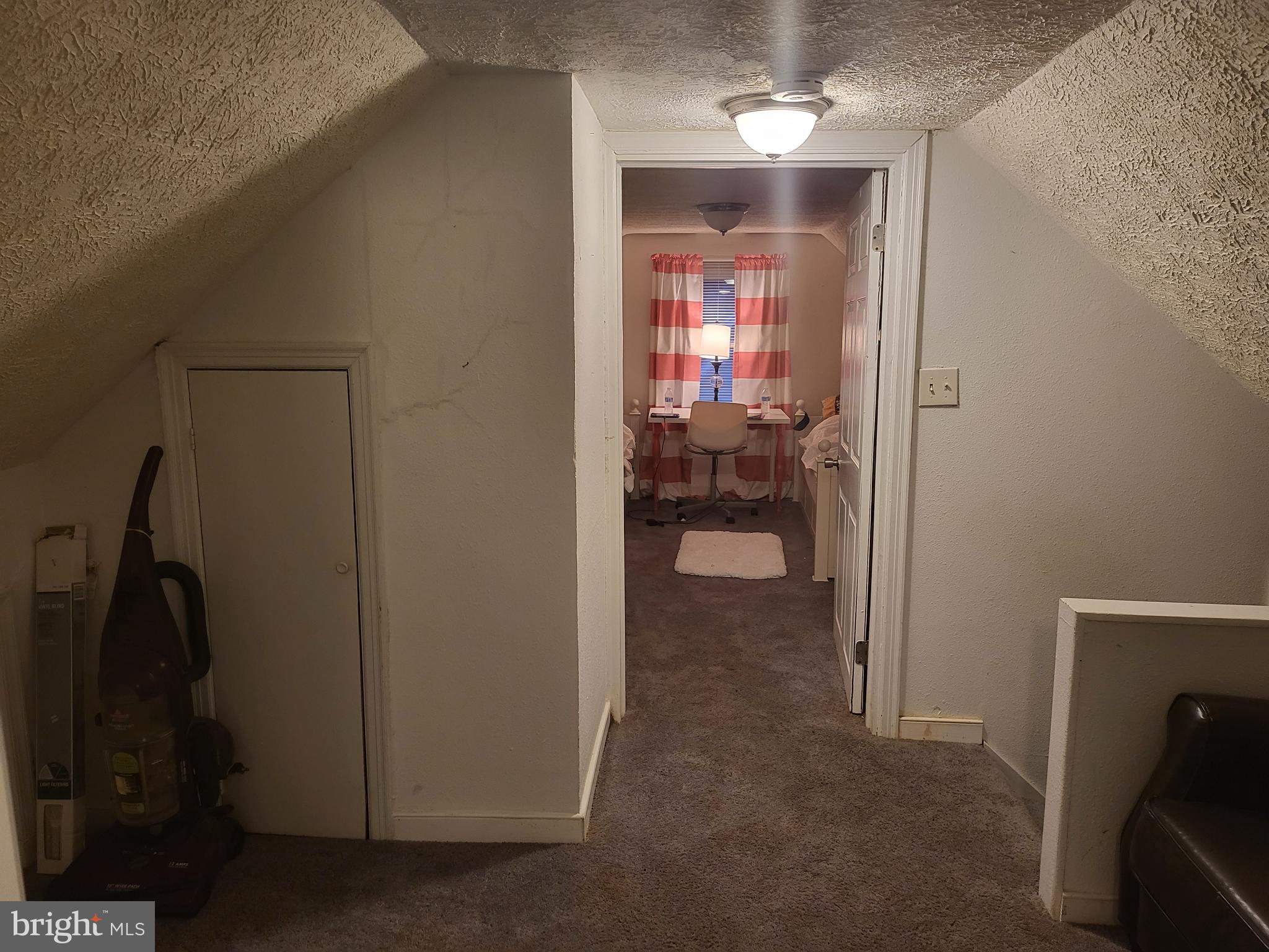 WALNUT HILL - Residential