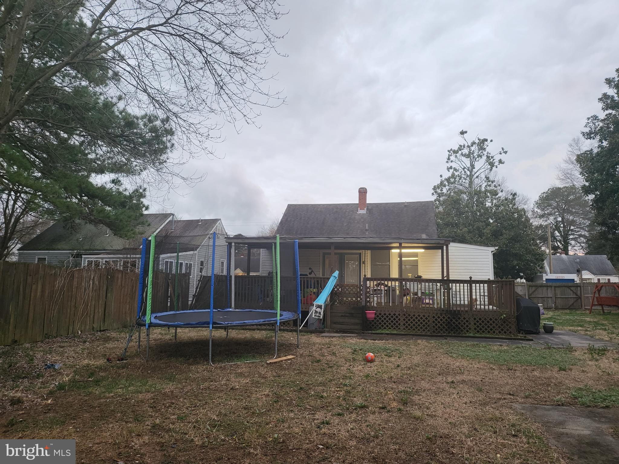 WALNUT HILL - Residential