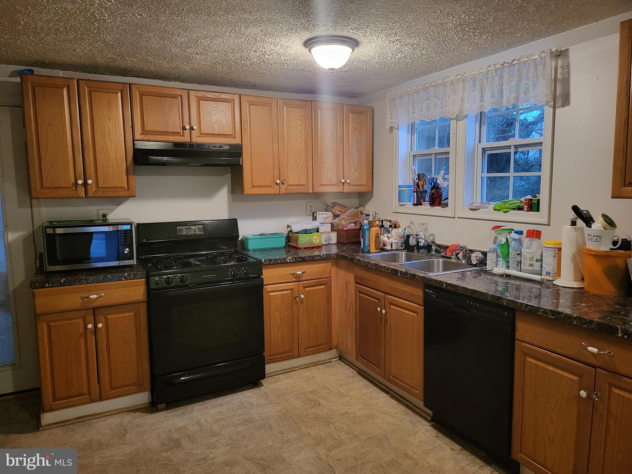 WALNUT HILL - Residential